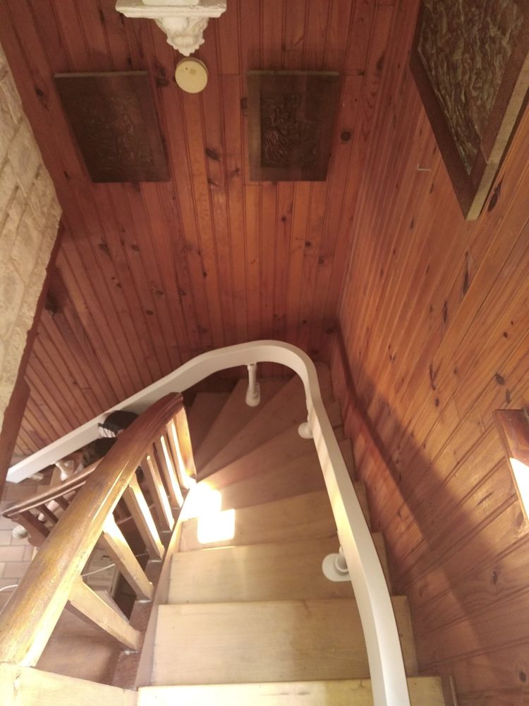 Installation d'un monte-escalier courbe ACORN A180 à Bains-les-Bains (La-Vôge-les-Bains, 88)