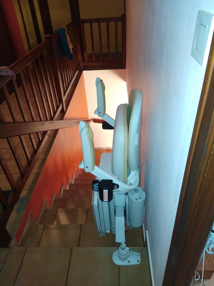 Monte-escalier courbe installé à Nossoncourt